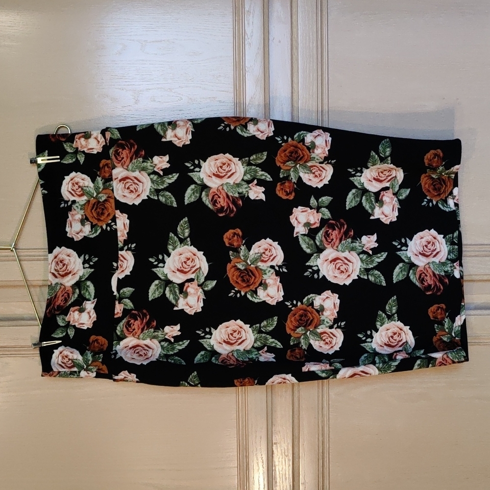 Knit pencil skirt